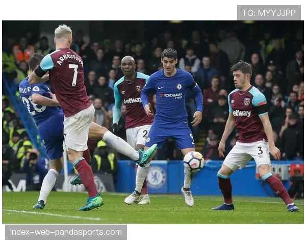 切尔西边后卫助攻幅度过大 身后空当被反复利用致失球